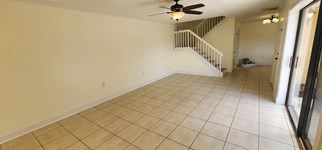 Building Photo - 913 9th Way