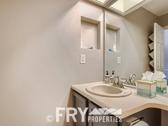 Building Photo - Beautiful Home Near Standley Lake