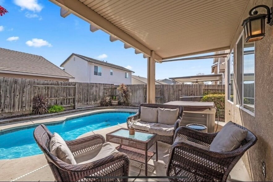 Building Photo - 962 Heritage Way