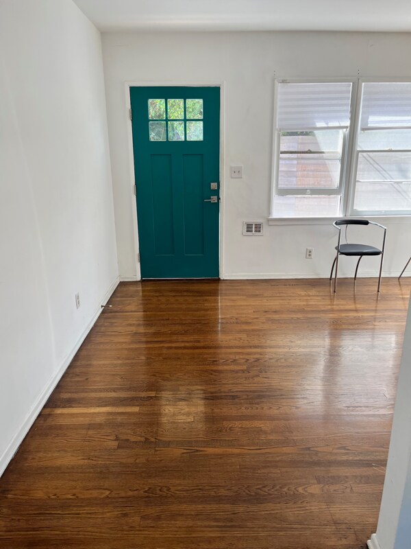 Building Photo - 2226 S Ridgeley Dr