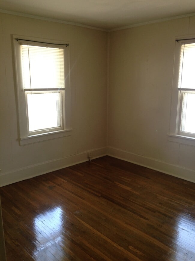 Building Photo - 4/BR House Steps Away From MSU Campus!