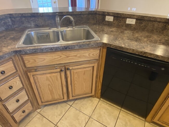 Building Photo - 6012 Remington N Cir