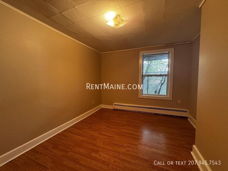 Building Photo - 172 College Ave