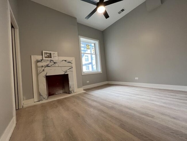 Building Photo - 1 bedroom in Chicago IL 60657