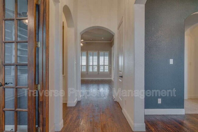 Building Photo - 10280 Mustang Downs Dr