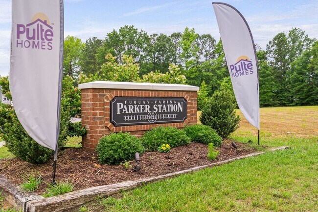 Building Photo - Stunning 3BD, 2.5BA End-Unit Fuquay-Varina Townhome with a 2-Car Garage in a Prime Location Near ...