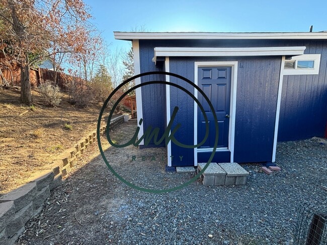 Building Photo - Beautiful home in Carson Valley