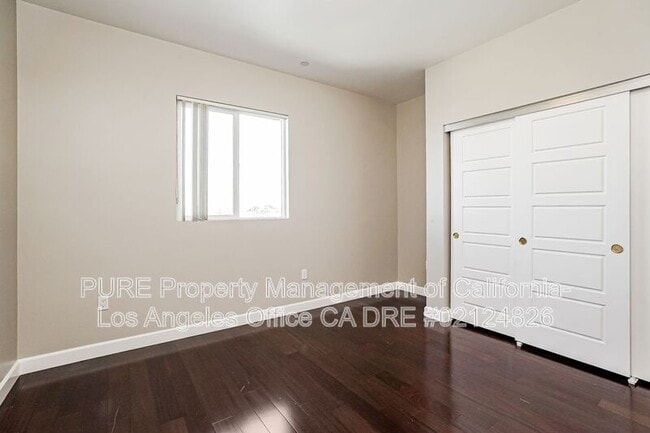 Building Photo - 11740 Vanowen St