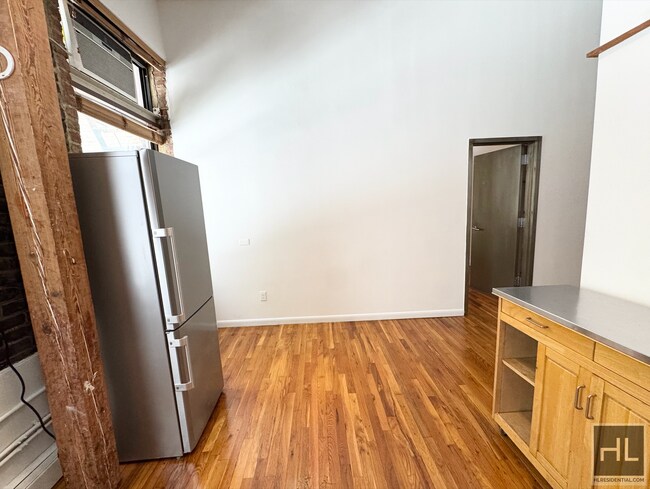 Building Photo - BROADWAY