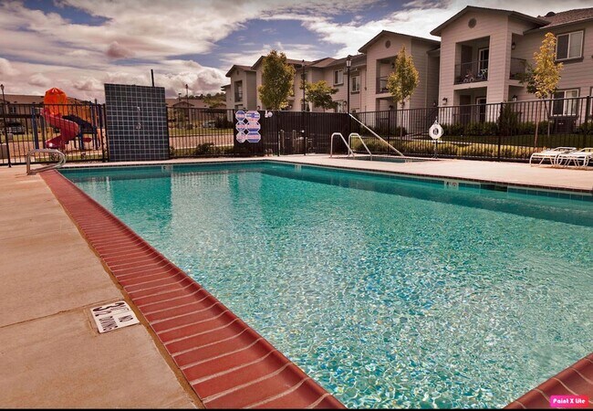 Building Photo - Shasta Courtyards