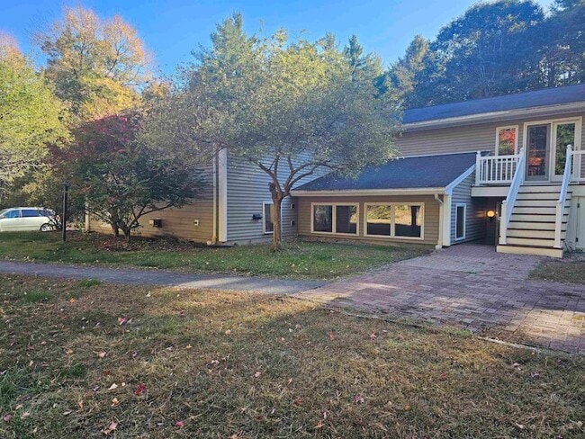 Building Photo - 30 Sterling Ln