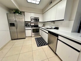 Building Photo - 3600 Mystic Pointe Dr