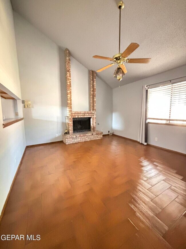 Building Photo - 10960 Ernie Banks Dr