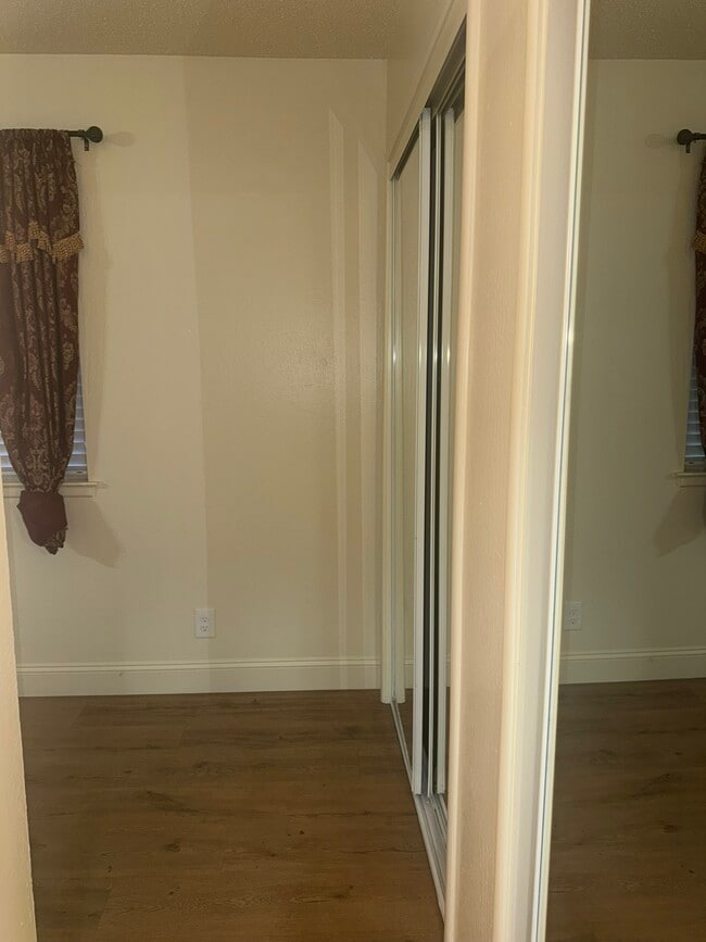 Building Photo - 4548 N Meridian Ave