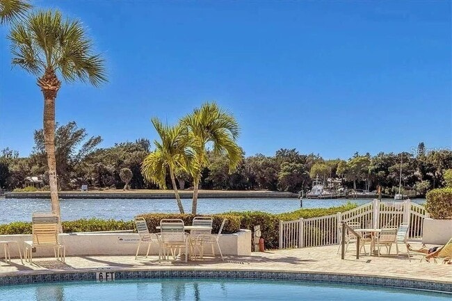 Building Photo - 1650 Stickney Point Rd