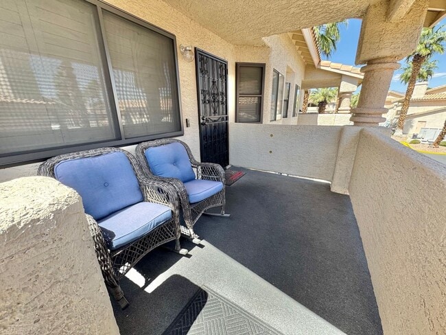 Building Photo - LIMITED TIME ONLY!! TAKE POSSESSION BY JUNE 1ST & RECEIVE ONE MONTH FREE RENT!! In this comfortab...