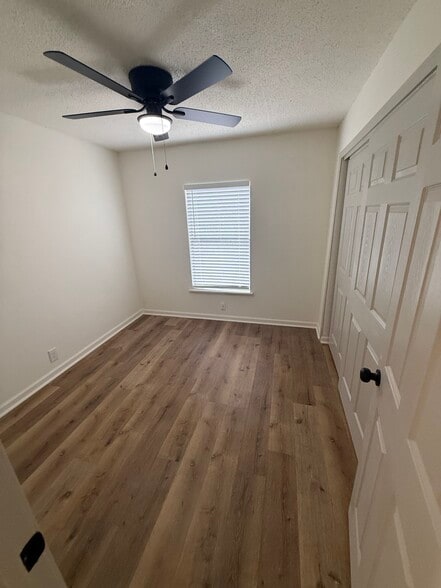 Building Photo - 512 Imperial Valley Dr