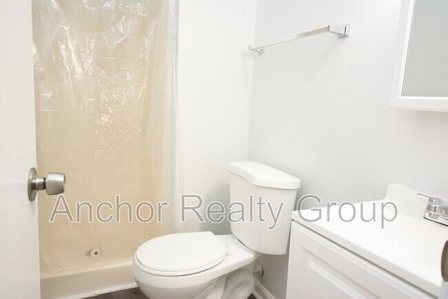 Building Photo - 500 Barberton Dr