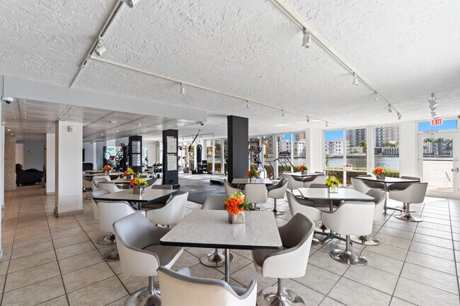 Building Photo - 121 Golden Isles Dr