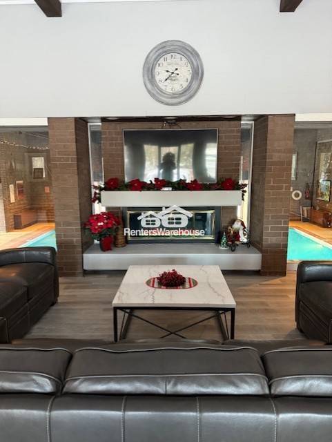 Building Photo - Available Now: Beautiful Fully Furnished 2...