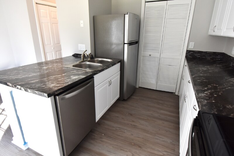 Building Photo - 620 S Main St