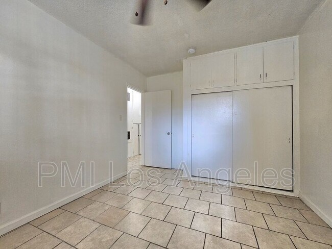 Building Photo - 10305 Juniper St