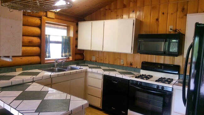 Building Photo - 41598 Aksala Ln