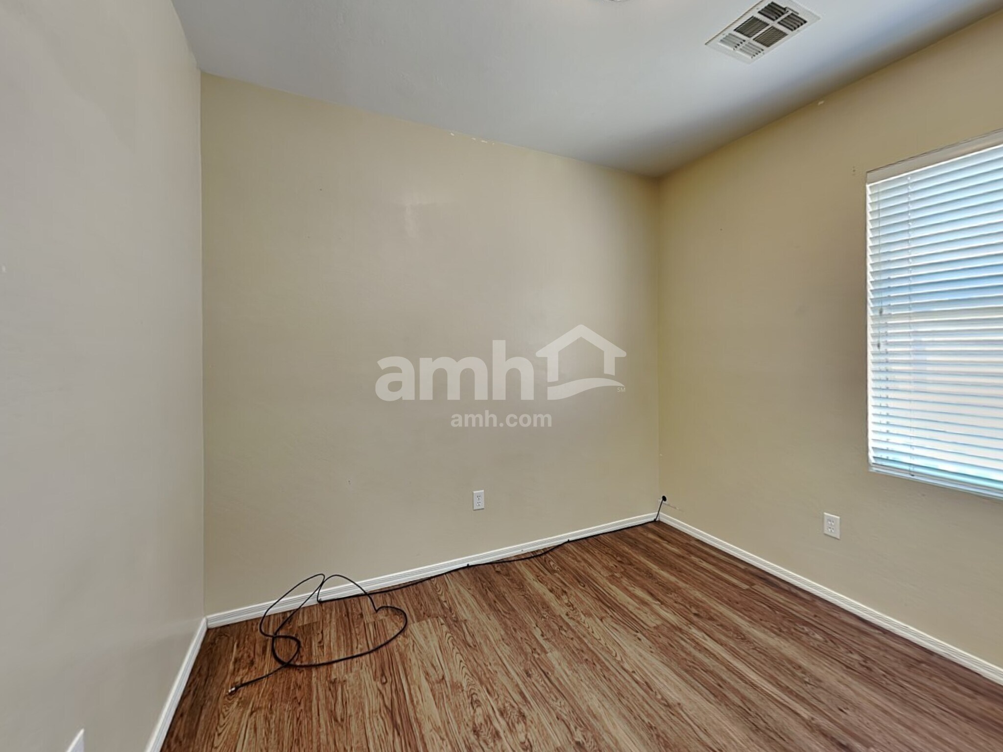 Building Photo - 1805 S 119th Dr