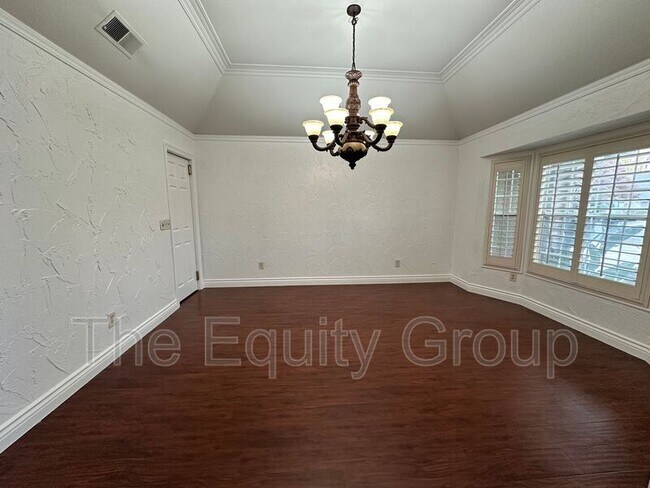 Building Photo - 5503 W Sweet Dr