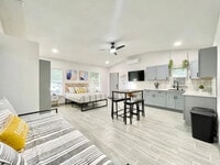 Building Photo - 1221 Corbett Ln