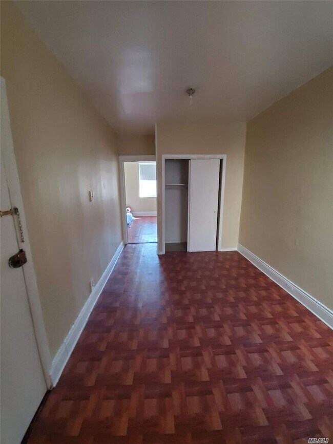 Building Photo - 41-10 53rd St