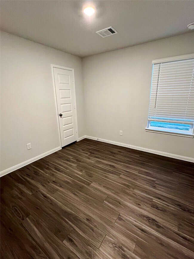 Building Photo - 13341 Burbot Dr