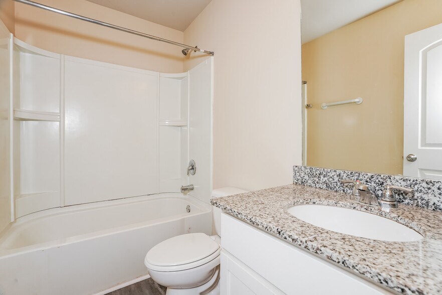 Building Photo - 940 Haley St