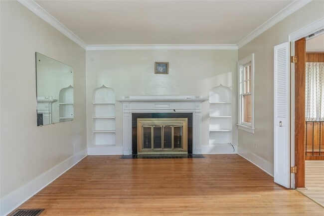 Building Photo - 425 Highland Ave