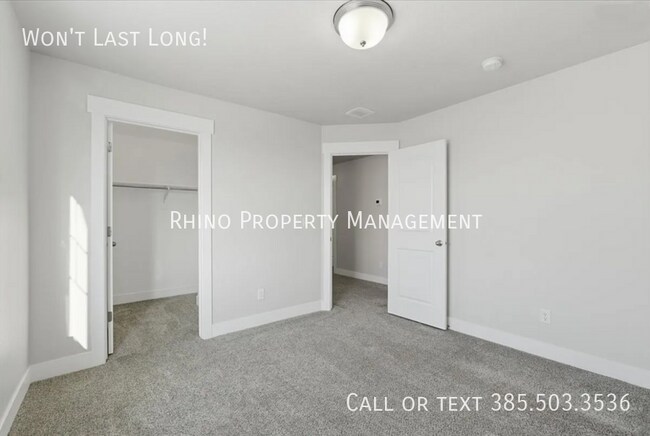 Building Photo - 4452 N Summer View Dr