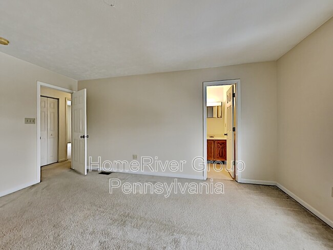 Building Photo - 172 Mountain Dr
