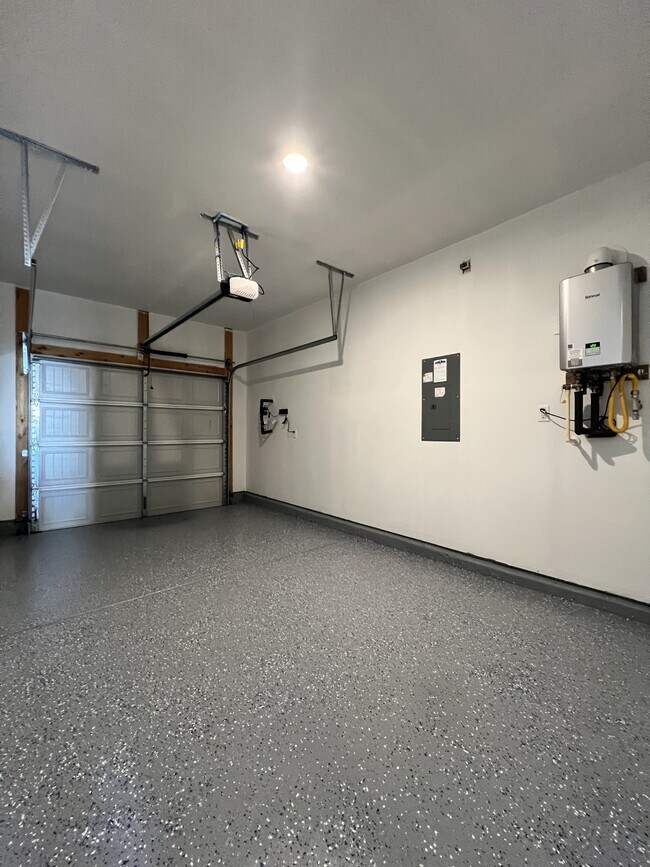 Building Photo - 199 Kitti Wake Dr