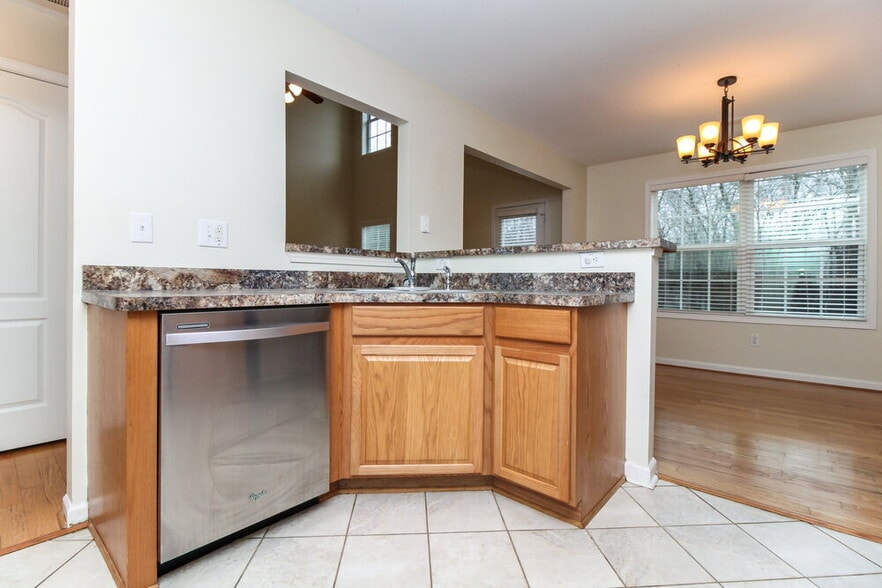 Building Photo - 6795 White Walnut Way