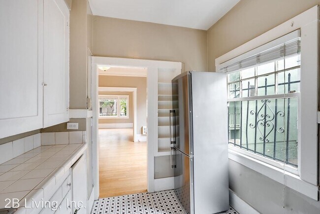 Building Photo - 333 Park View Terrace