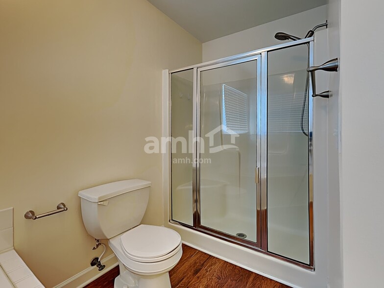 Building Photo - 1513 Bowmore Pl