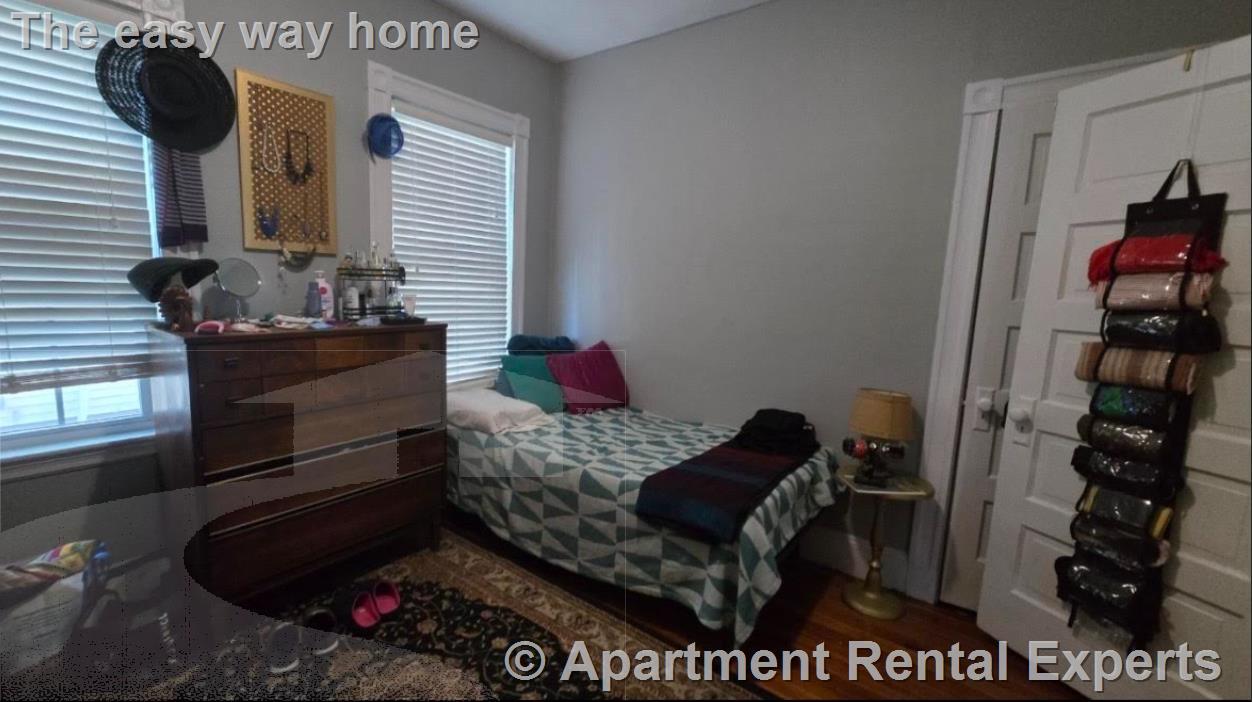 Building Photo - 835 Fellsway