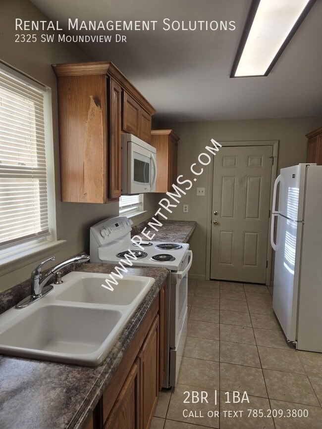 Building Photo - 2325 SW Moundview Dr