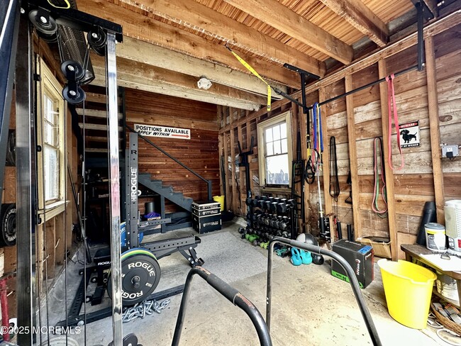 Building Photo - 703 7th Ave