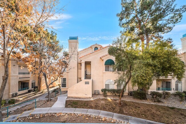 Building Photo - 2251 Wigwam Pkwy