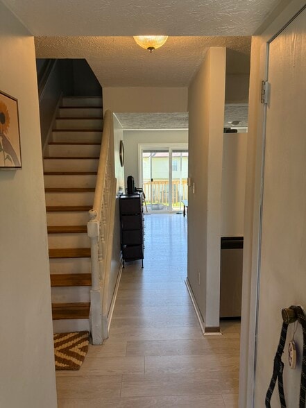 Main Hallway - 2379 S Worthington Ln