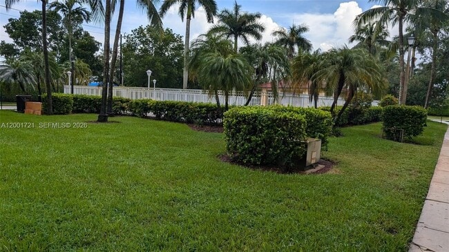 Building Photo - 213 E Forest Oak Cir