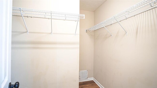 Building Photo - 8961 Abingdon Pl