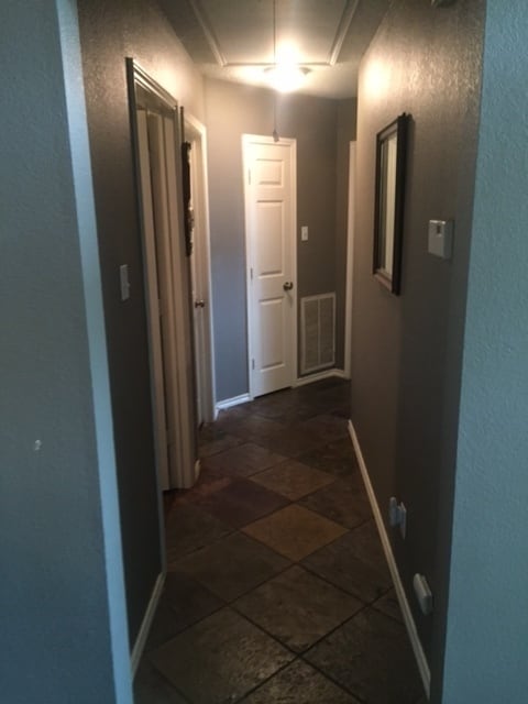 Building Photo - Spacious 3/2/2 in Allen! Laminate Wood Flo...