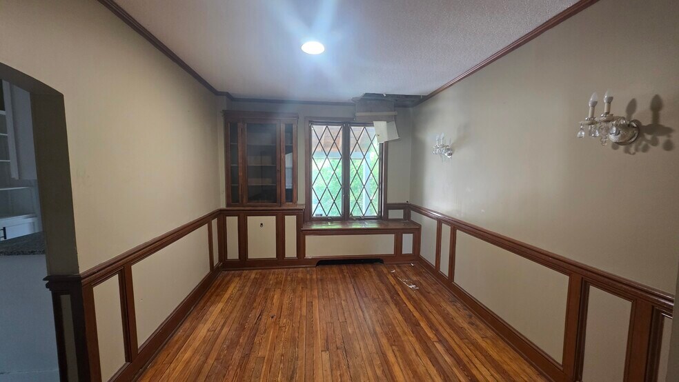 Building Photo - 4002 Belwood Ave