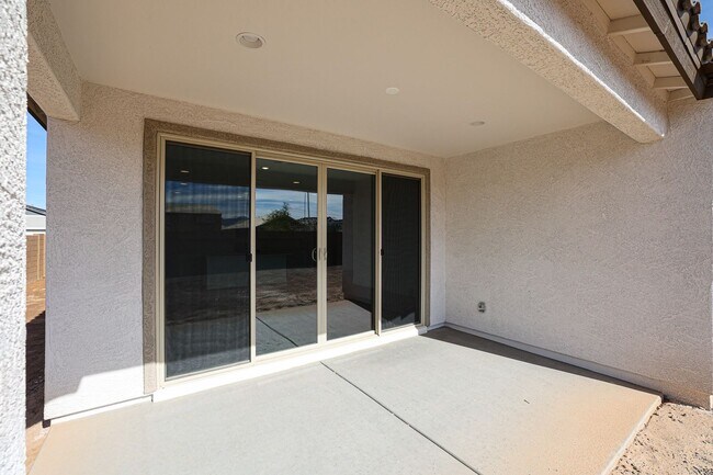 Building Photo - COMING SOON!! HOME IN TOLLESON! 4 BEDROOM 3 BATHROOMS!